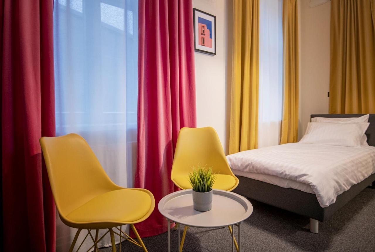 Rumi Hotel With Self Check-In ยาคับพิลส์ ภายนอก รูปภาพ