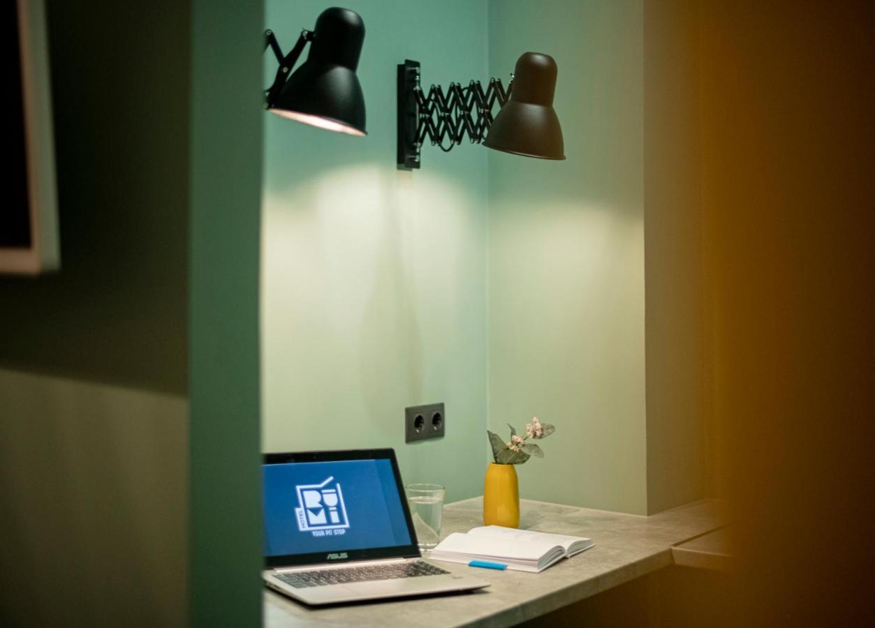 Rumi Hotel With Self Check-In ยาคับพิลส์ ภายนอก รูปภาพ